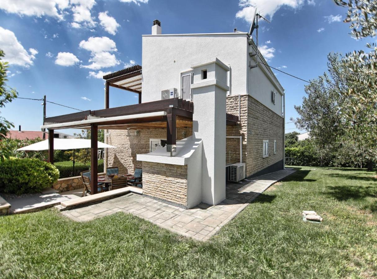 Holiday Home Srećko - B&B