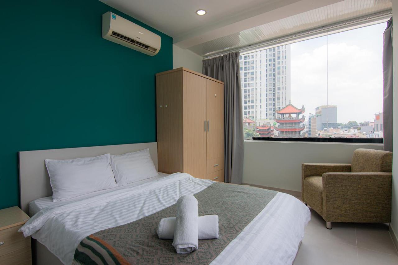 One-Bedroom Apartment with City View