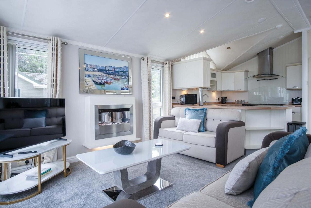 2 Manor Lodge - 2 Bedroom Lodge - Pendine - Chambres d’hôtes Pendine