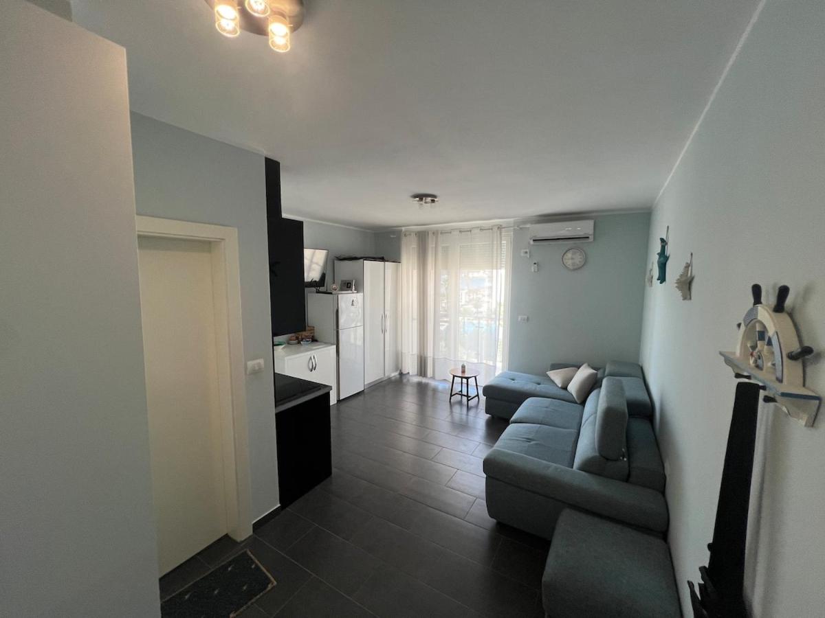 Beach Apartment Shengjin - B&B