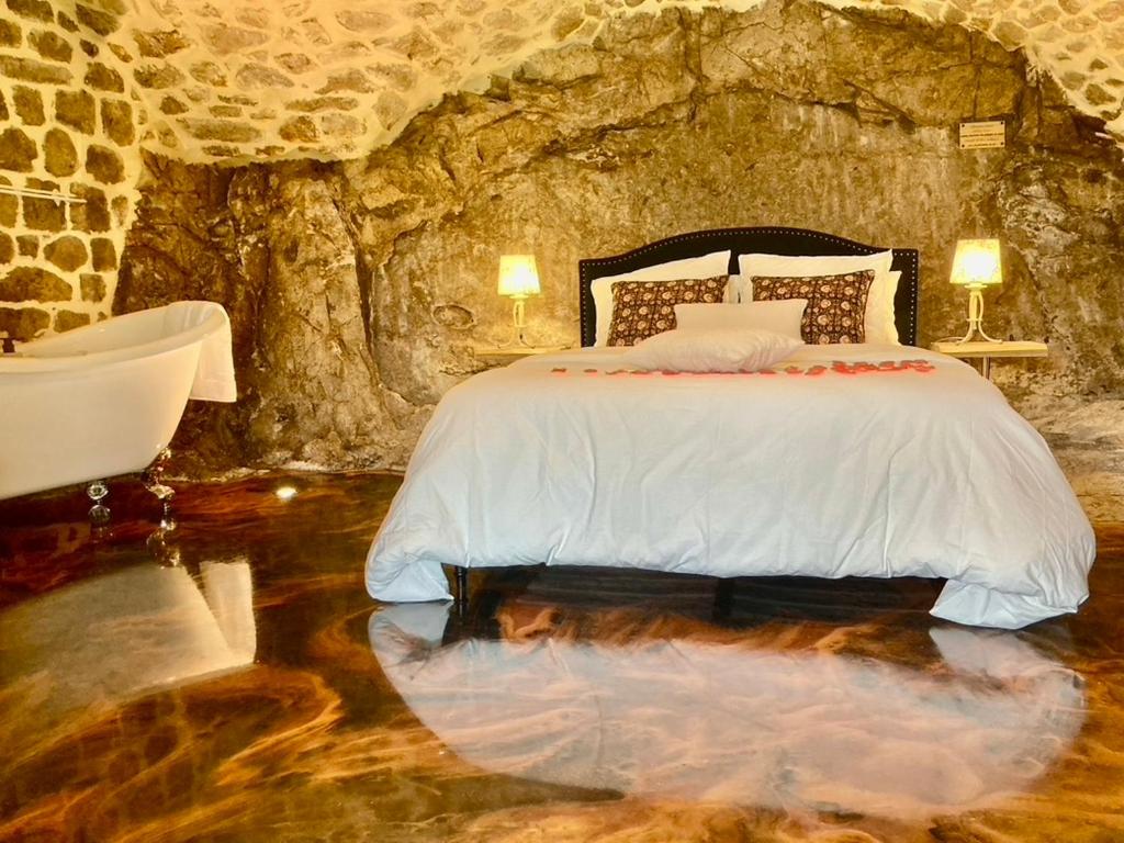 L'Insolite PALLAS - Chambres d’hôtes Asperjoc