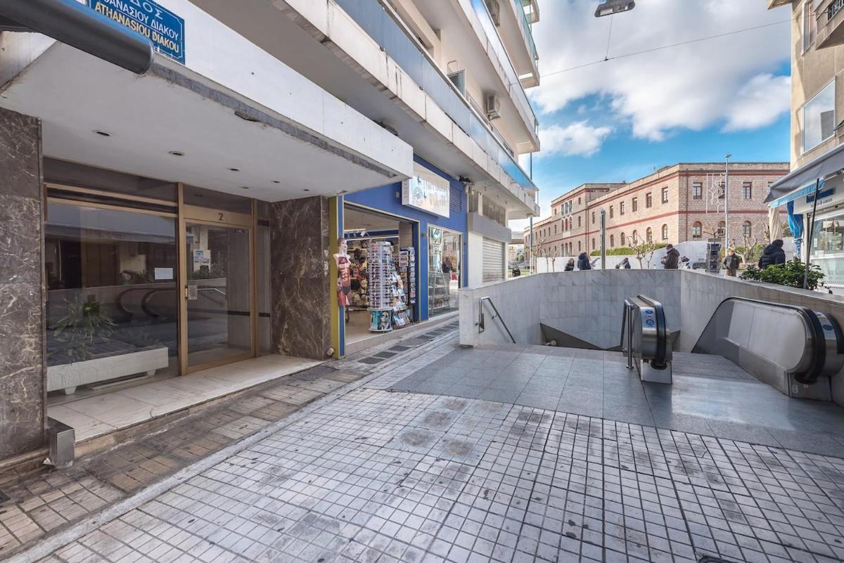 Acropolis Luxurious Apartment - B&B Atenas