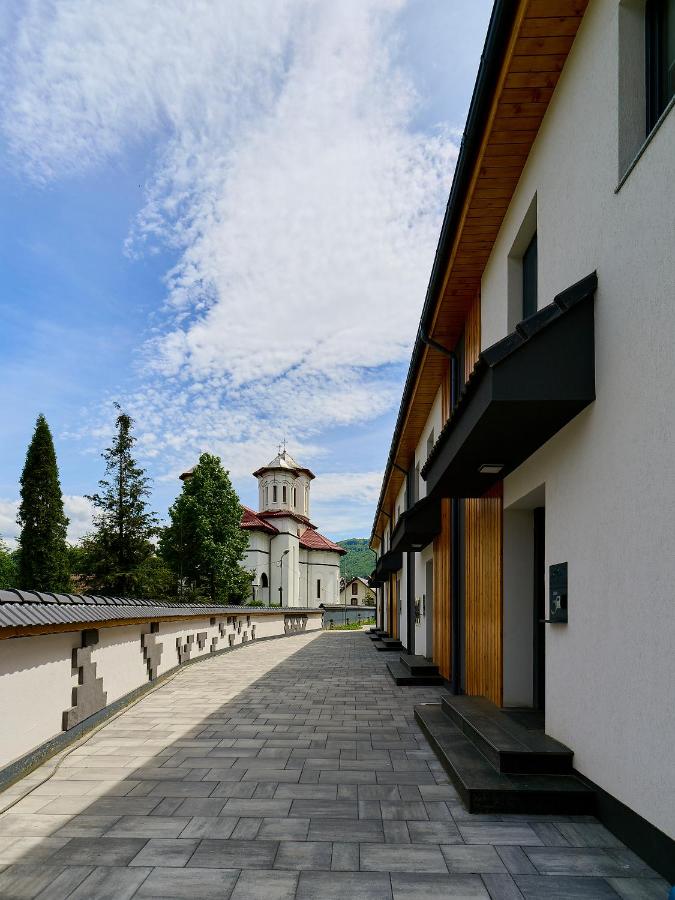 Nadesa - Mountain View Villas - B&B