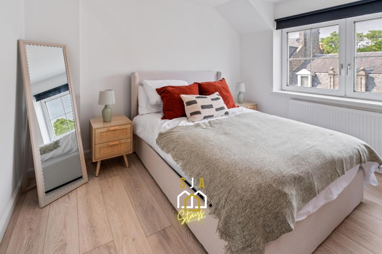 Whitehall Stay - SJA Stays - Modern 2 Bed Apartment - B&B