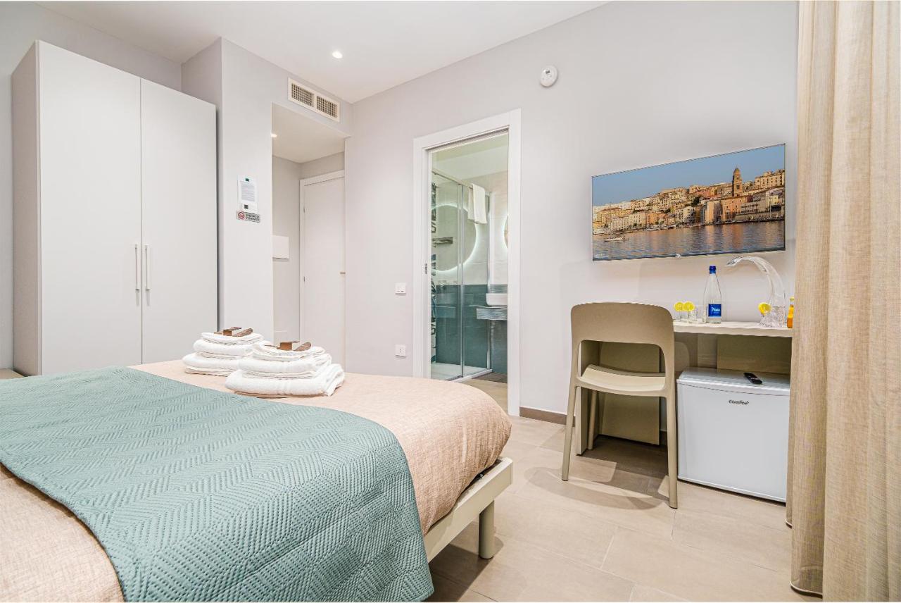 Deluxe Double Room (2 Adults + 1 Child)
