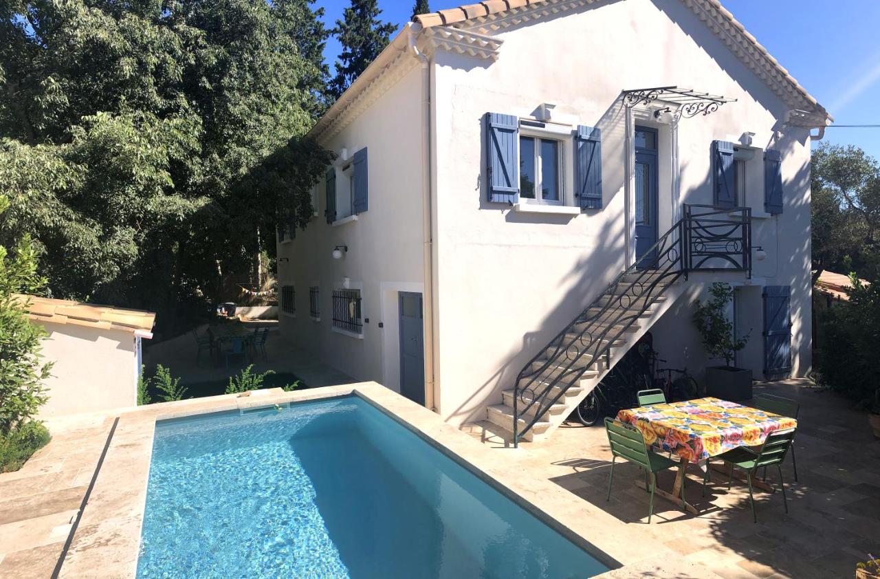 Maison Familiale - Ferienwohnung Nîmes