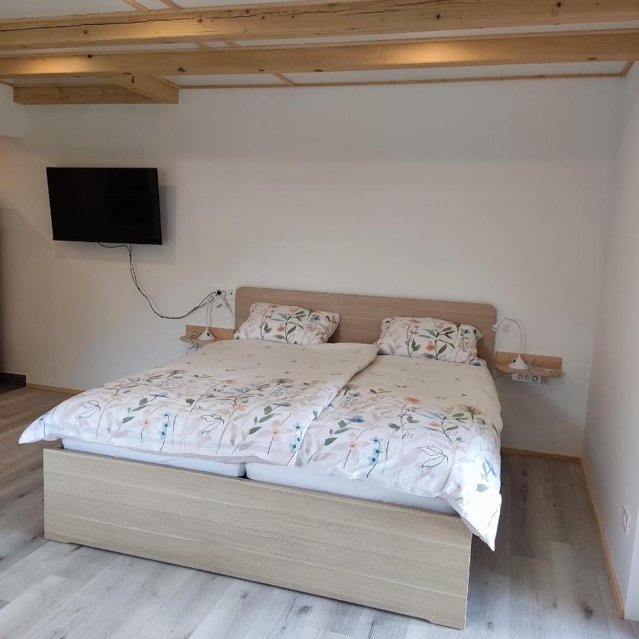 Apartma Pr' Bavnč - B&B