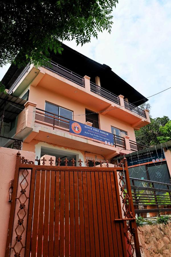 Satya Yoga Ashram Rishikesh - B&B Narendranagar