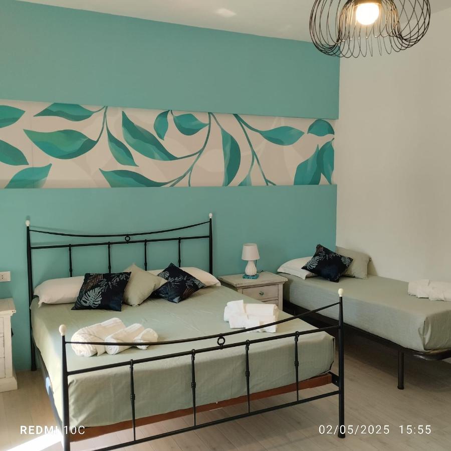 Großes Doppel-/Zweibettzimmer