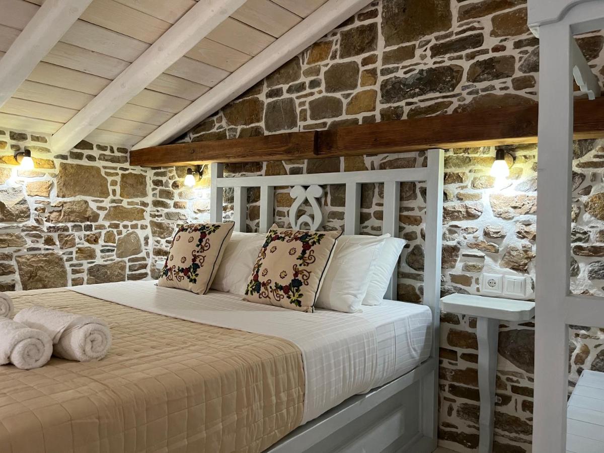 Rodakas Rooms-Adigoni - B&B