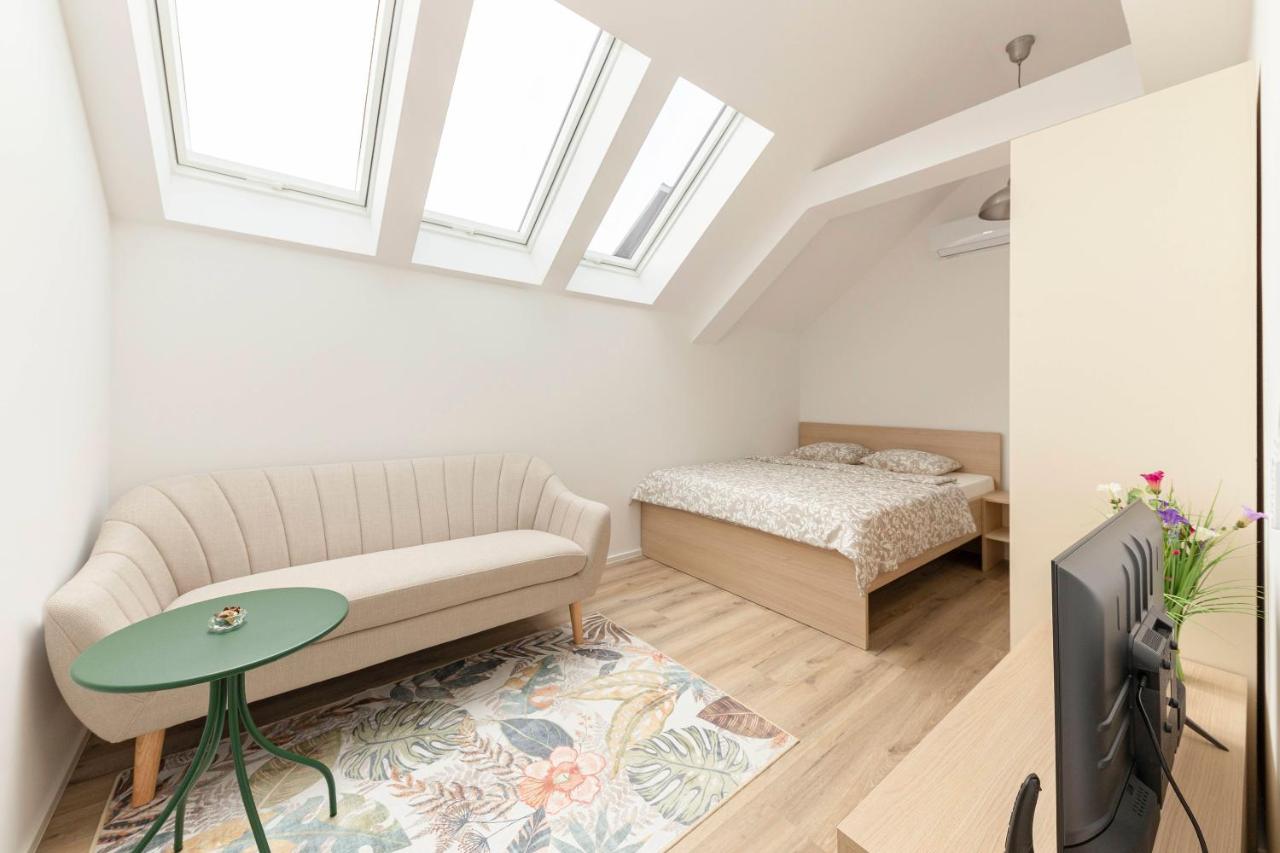 Standard Double Room with Shared Bathroom