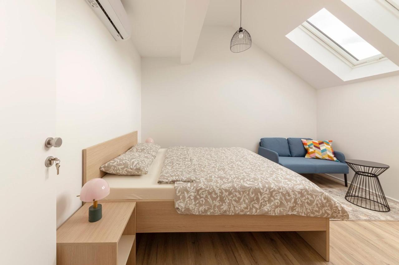 Standard Double Room with Shared Bathroom
