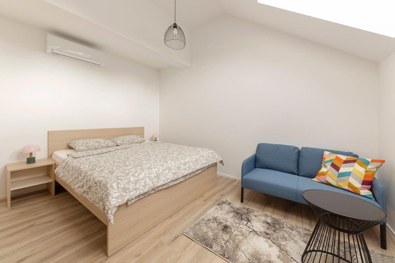 Standard Double Room with Shared Bathroom