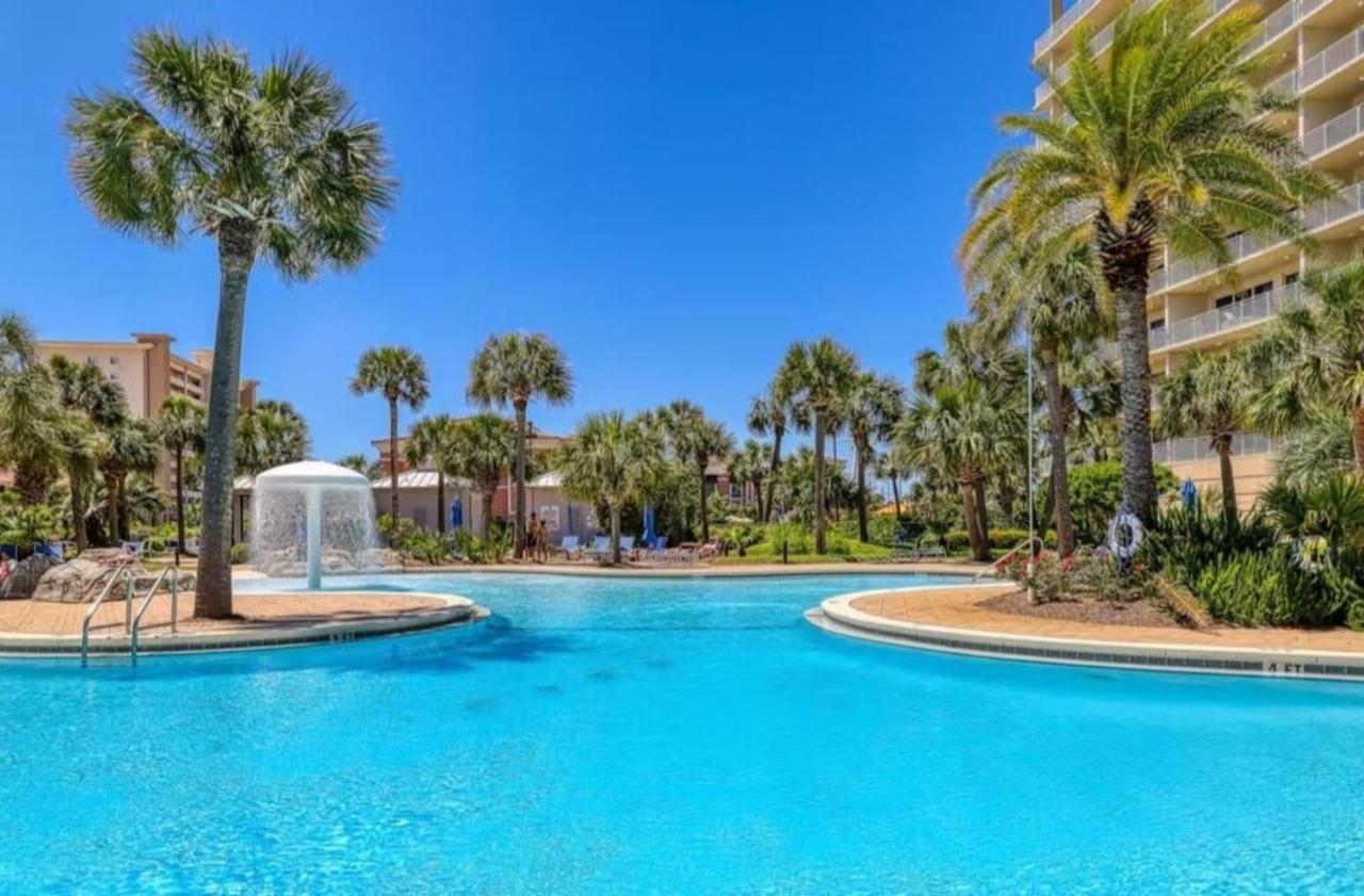 Sterling Shores Beach Resort by Panhandle Getaways - Bed and Breakfast Destin