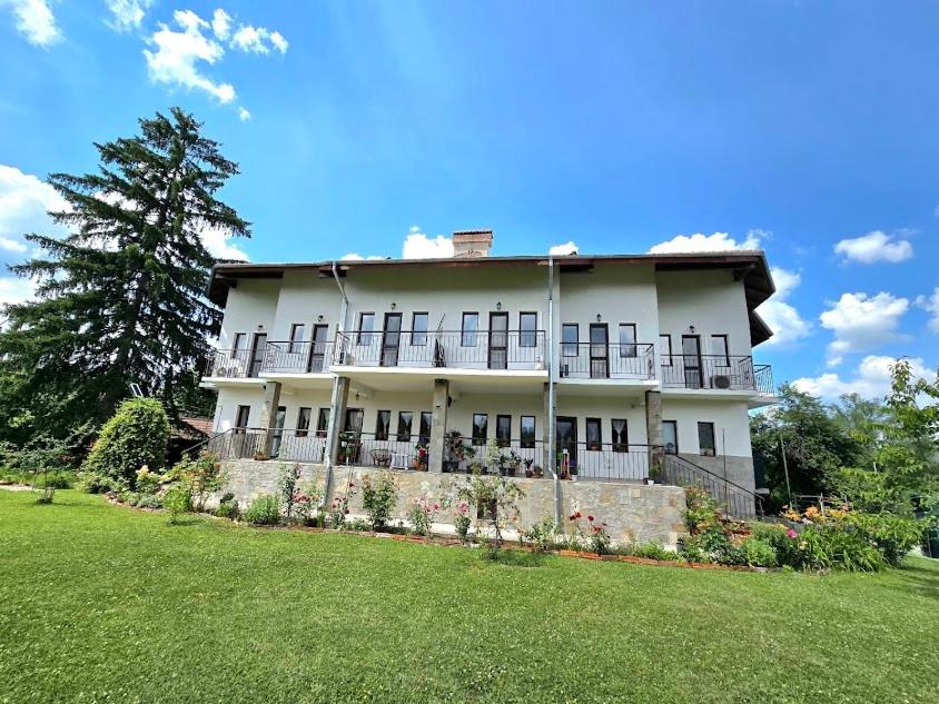 Стаи за гости ЖиВел - B&B Oreshak