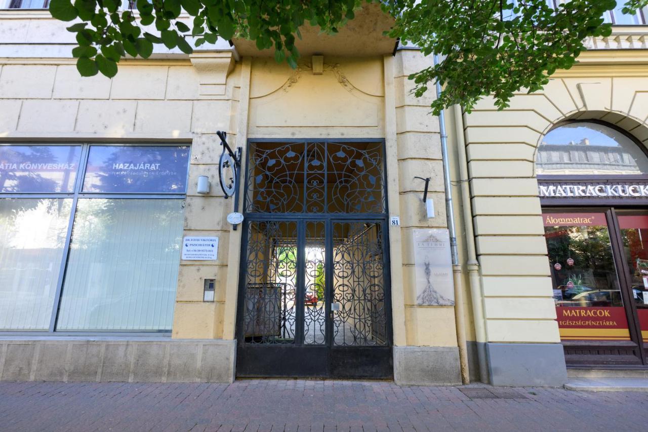 Violet Center Apartman Debrecen - B&B Debrecen