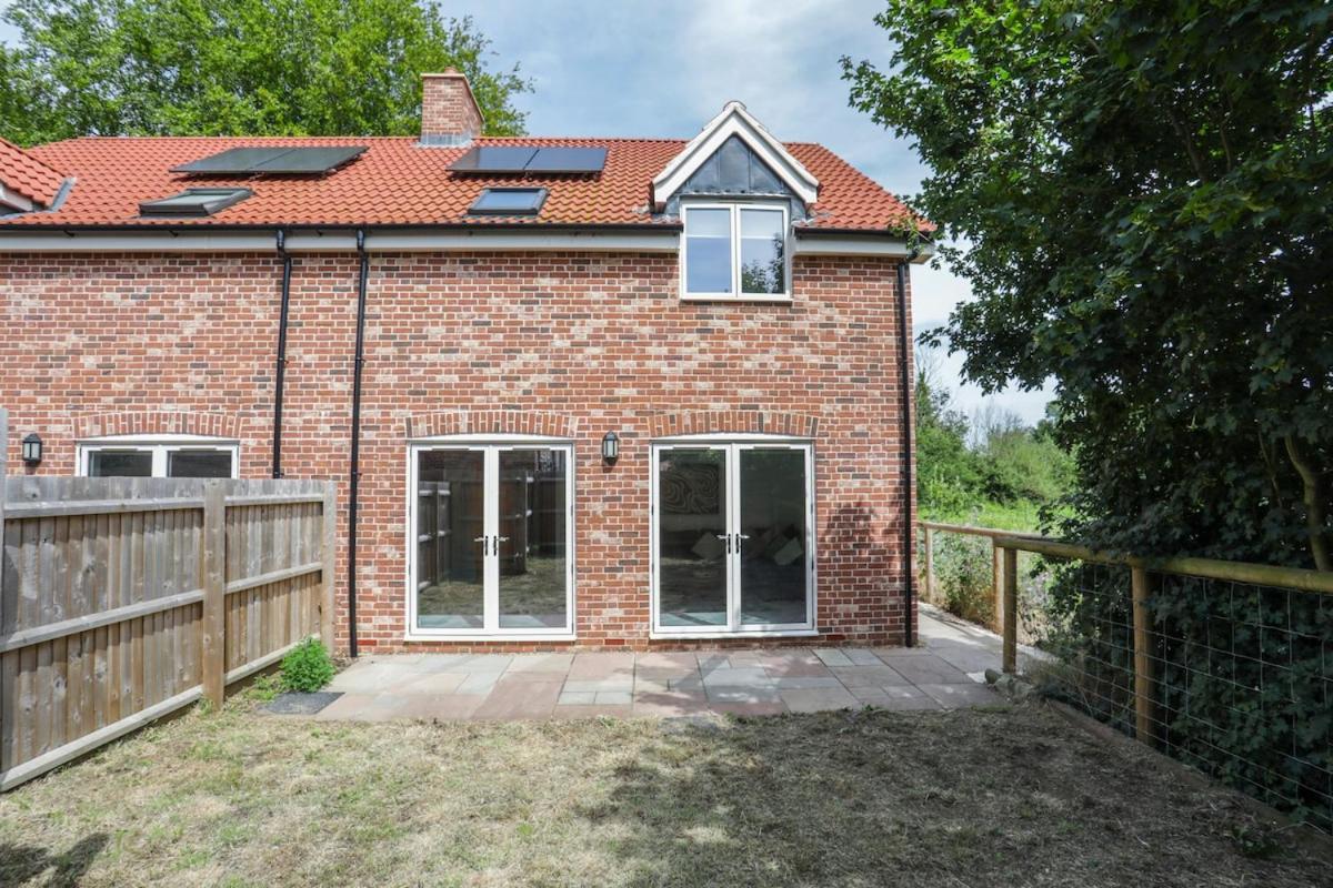 8 Iris Cottage 4-BR Coastal Home in Suffolk - B&B Wenhaston