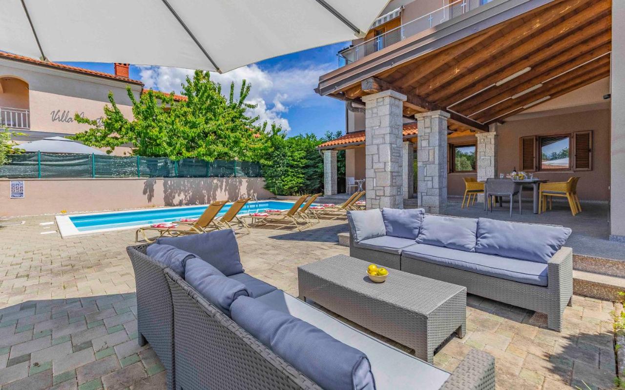 Istriensonne - Villa Nasti AP 1,2,3,4 mit Pool - Chambres d’hôtes Banjole