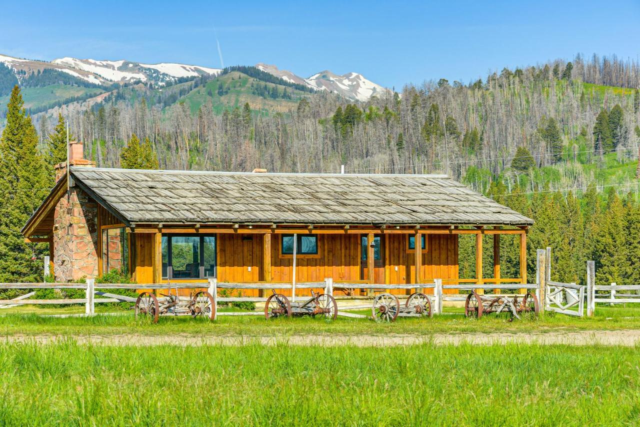 Rustic Bondurant Cabin Fish, Hike, and Bike! - B&B