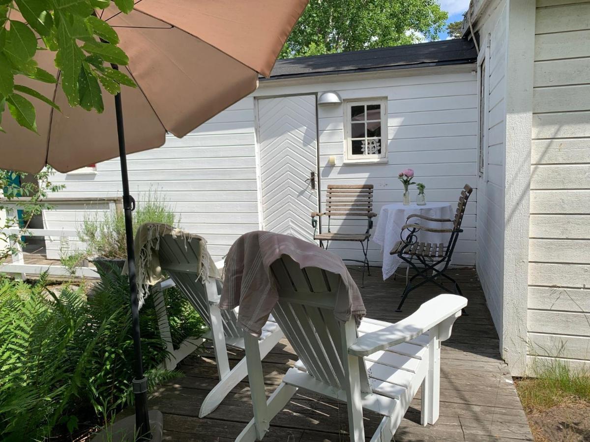 Havsnära sommarhus på Älgö - Chambres d’hôtes Saltsjöbaden