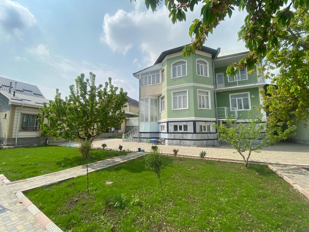 Green Yard - B&B Osh