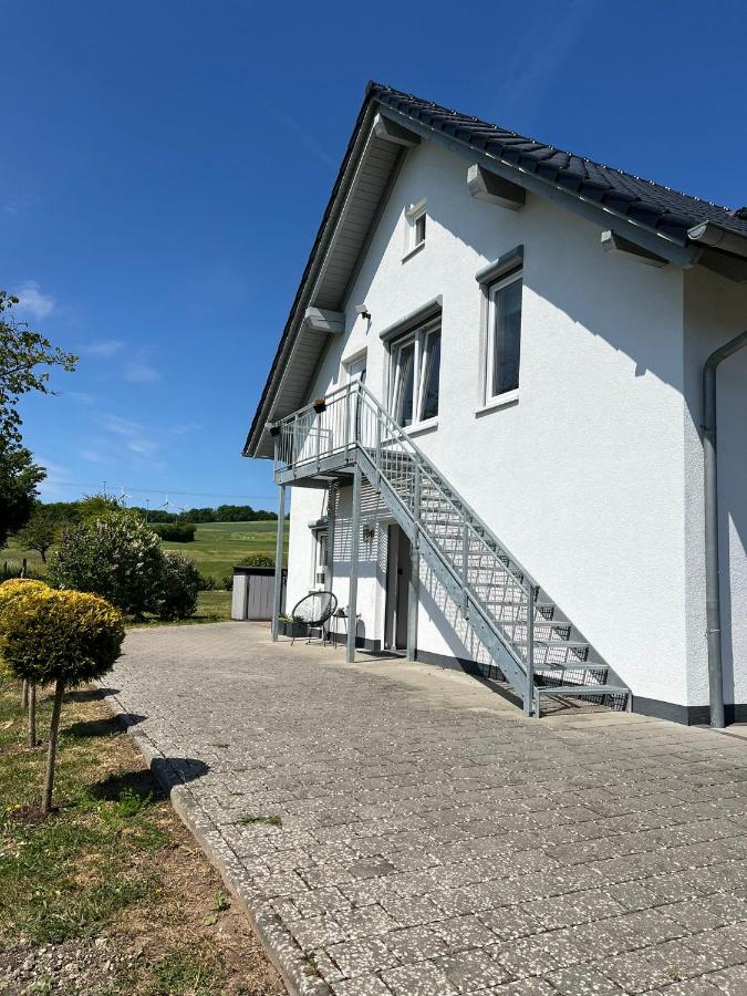 Ferienwohnung Hügel Blick - B&B Brücken