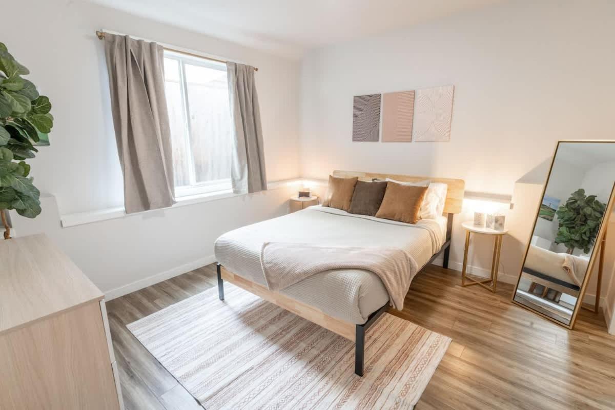 Walkable Apt Next to Restaurants, Bars, and Shops! - B&B