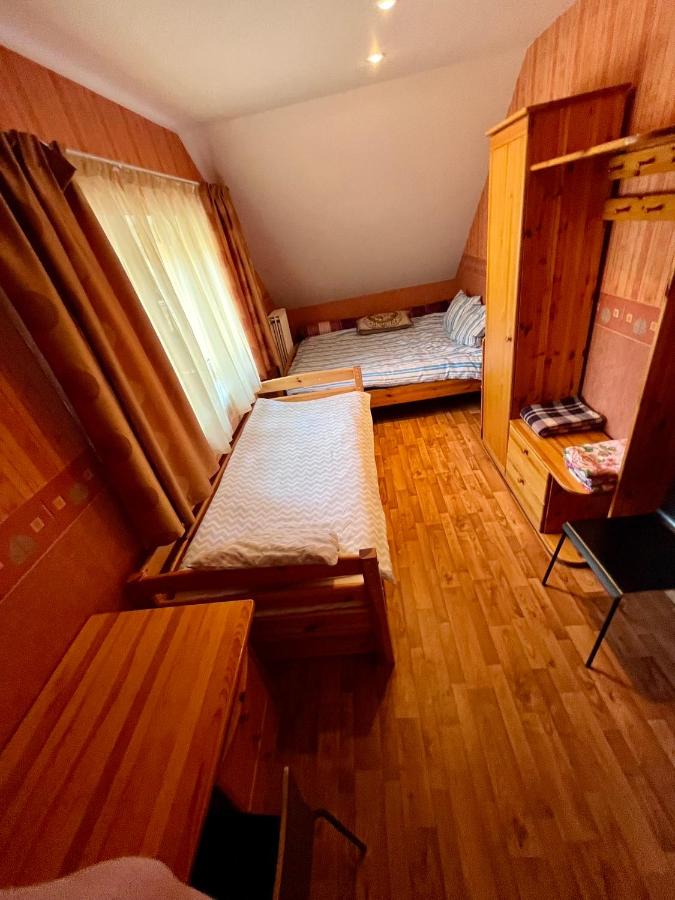 Doppel-/Zweibettzimmer mit Zustellbett