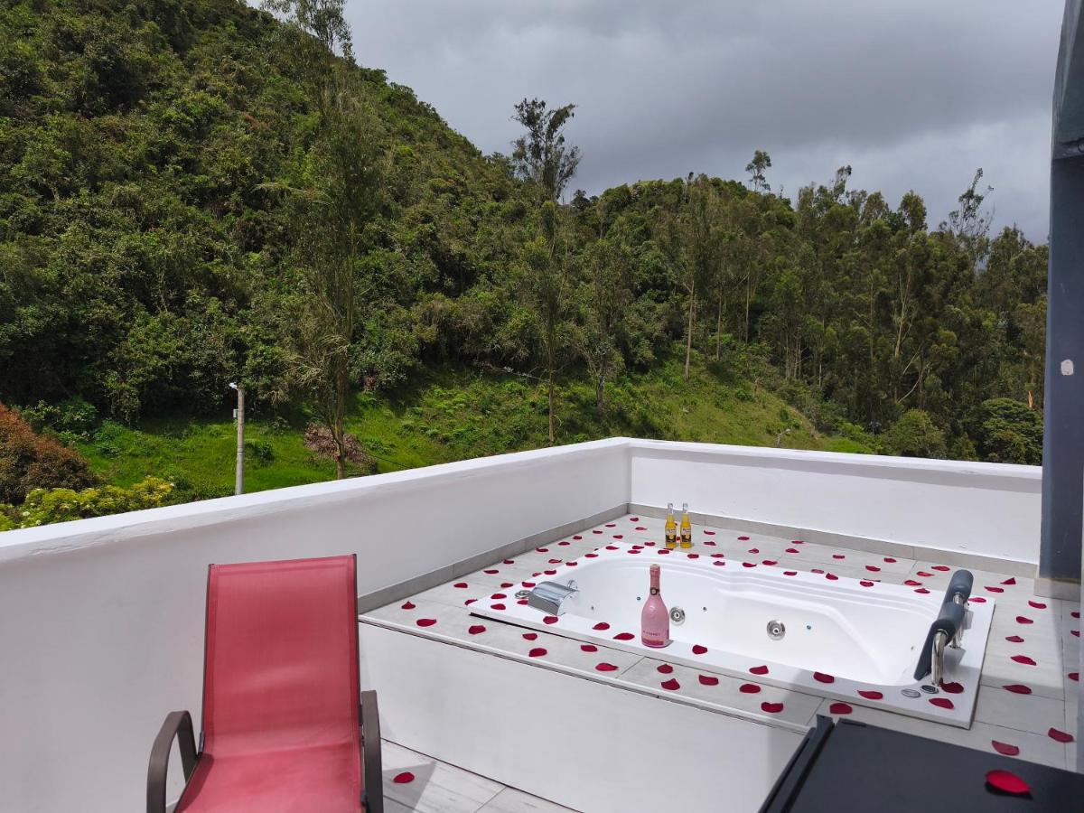 Deluxe Suite with Spa Bath