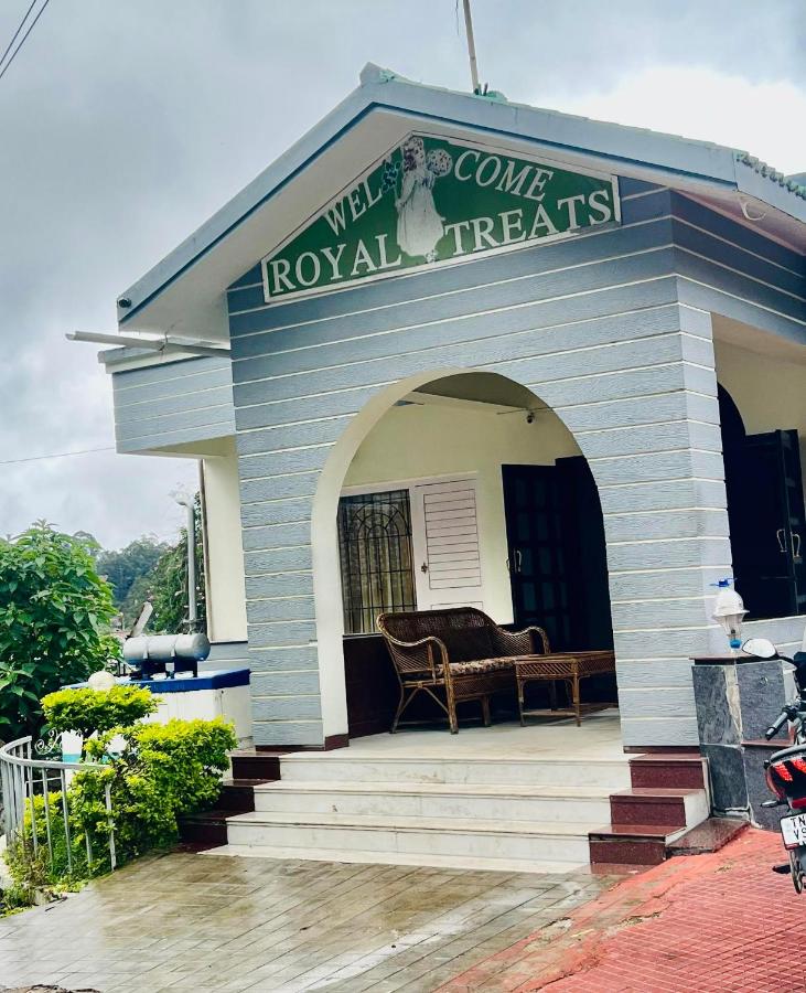 Ezhil Royal Stay - B&B