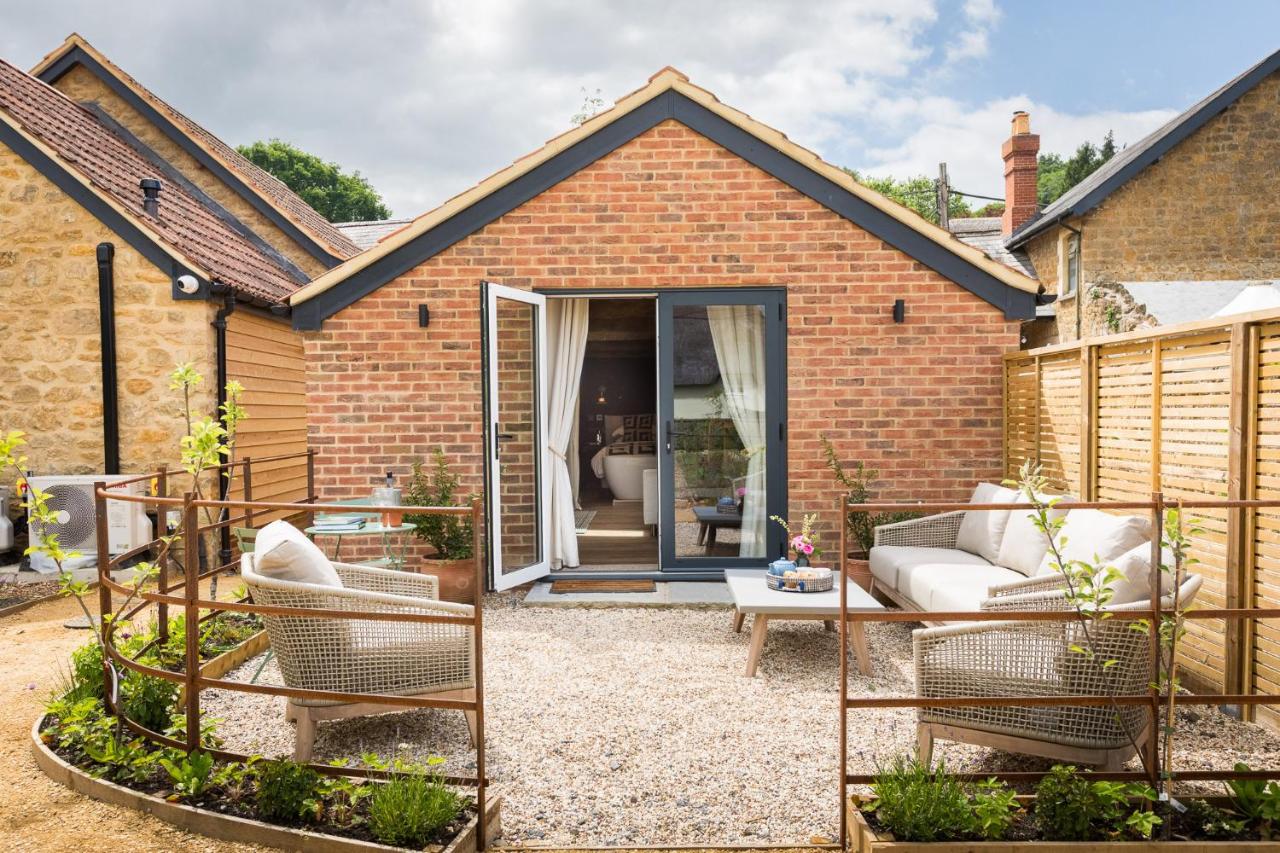 Deluxe One-Bedroom Apartment with Garden View