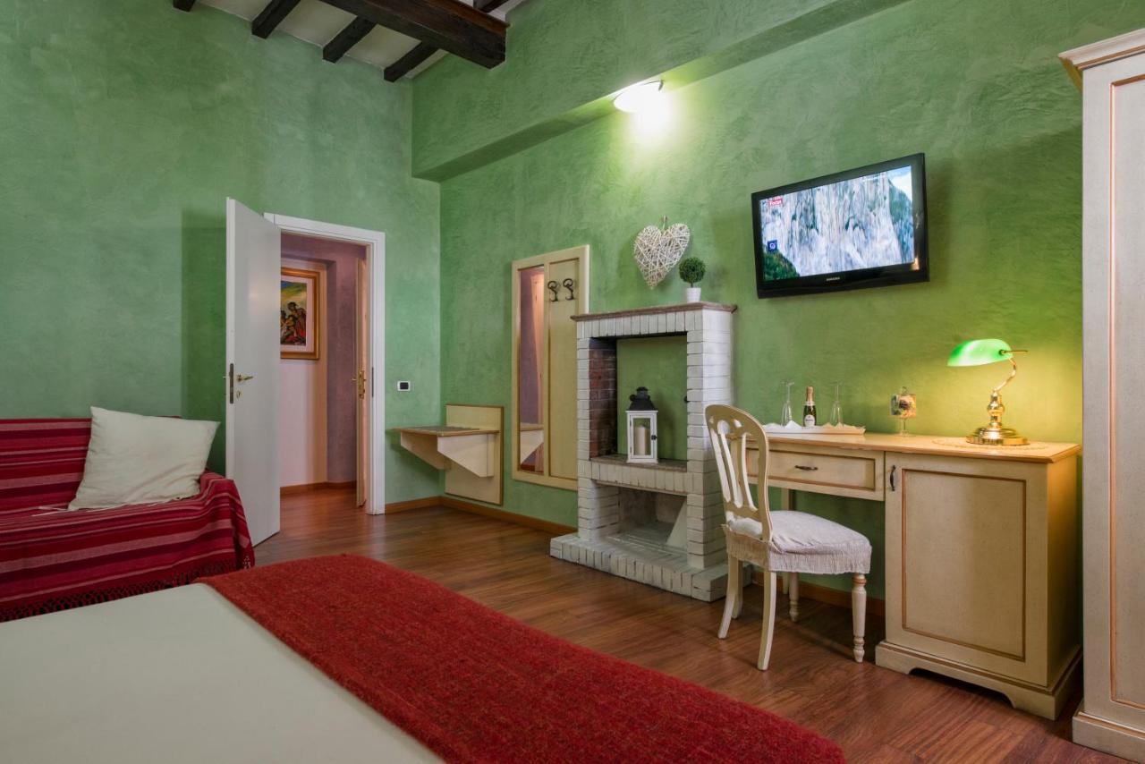 Camera Quadrupla Superior con 1 Letto Matrimoniale e 1 Divano-Letto