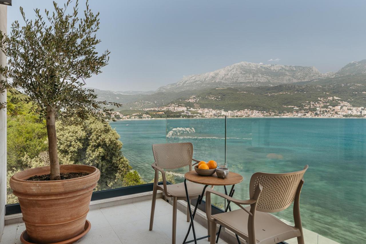 One-Bedroom Apartment with Balcony and Sea View