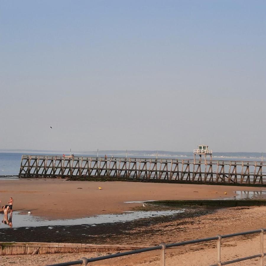 Hoya, Appt en front de mer avec jardin partagé - Chambres d’hôtes Luc-sur-Mer