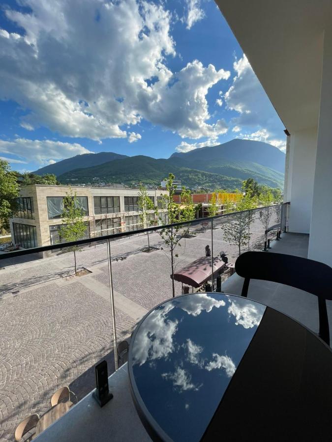 Jon Apartments - Chambres d’hôtes Pejë