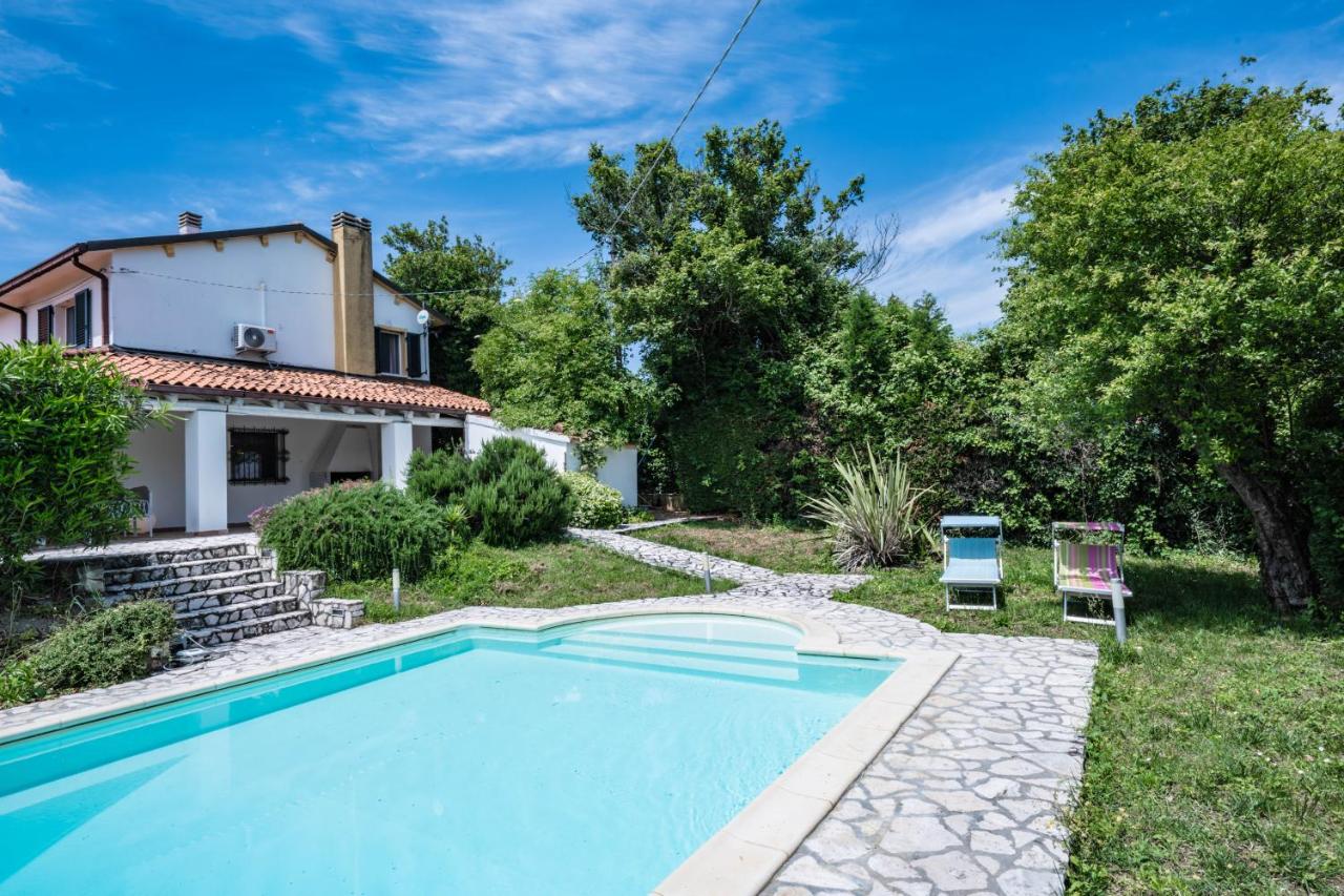 VILLA PANORAMICA con PISCINA - Bed and Breakfast Coriano