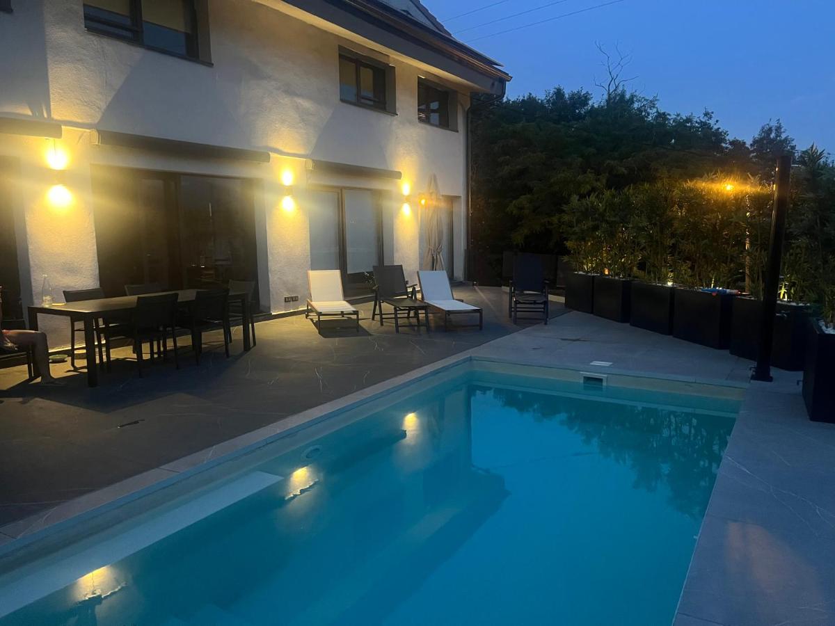 House with pool and panoramic view of Bilbao - B&B Bilbao