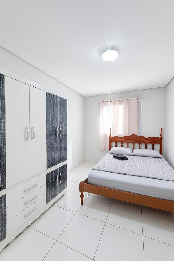 Apartamento c Ar condicionado 5 minutos UFU, Parque Sabia e Shopping - B&B Uberlândia