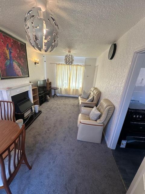 Glamour House Wolverhampton - B&B Monmore Green