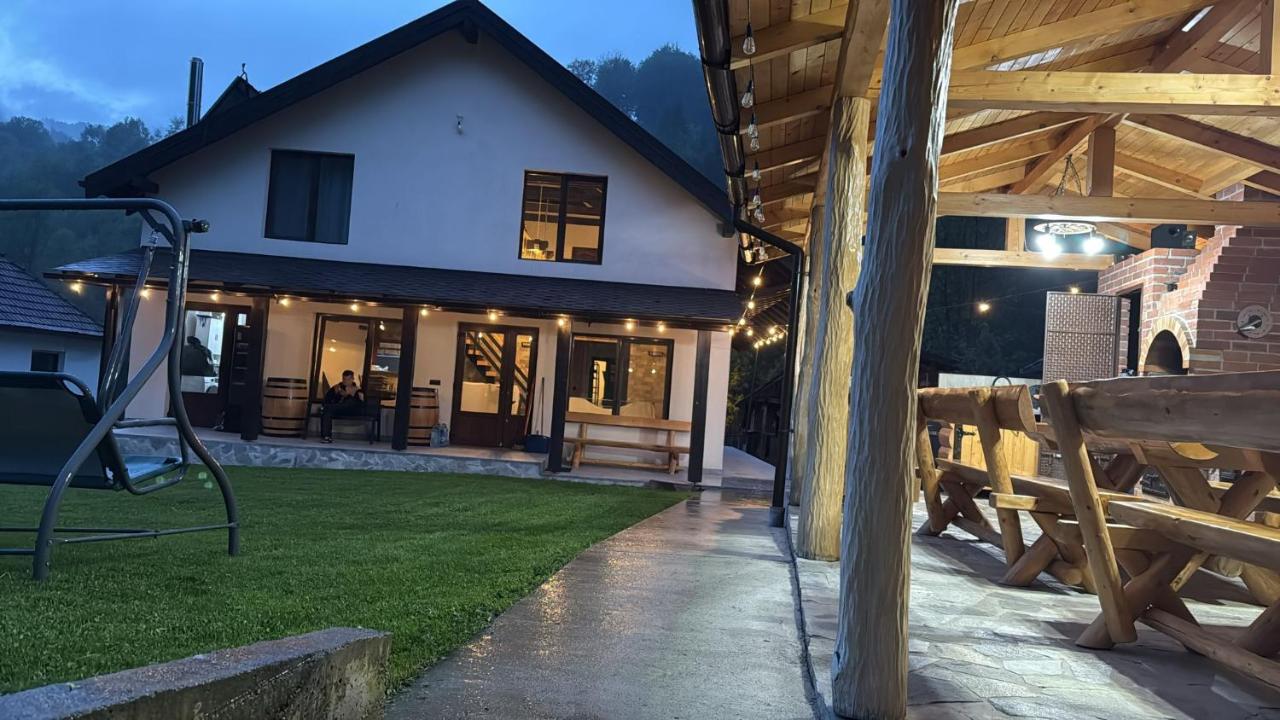 Casa de vacanță Edya - Bed and Breakfast Petroşani