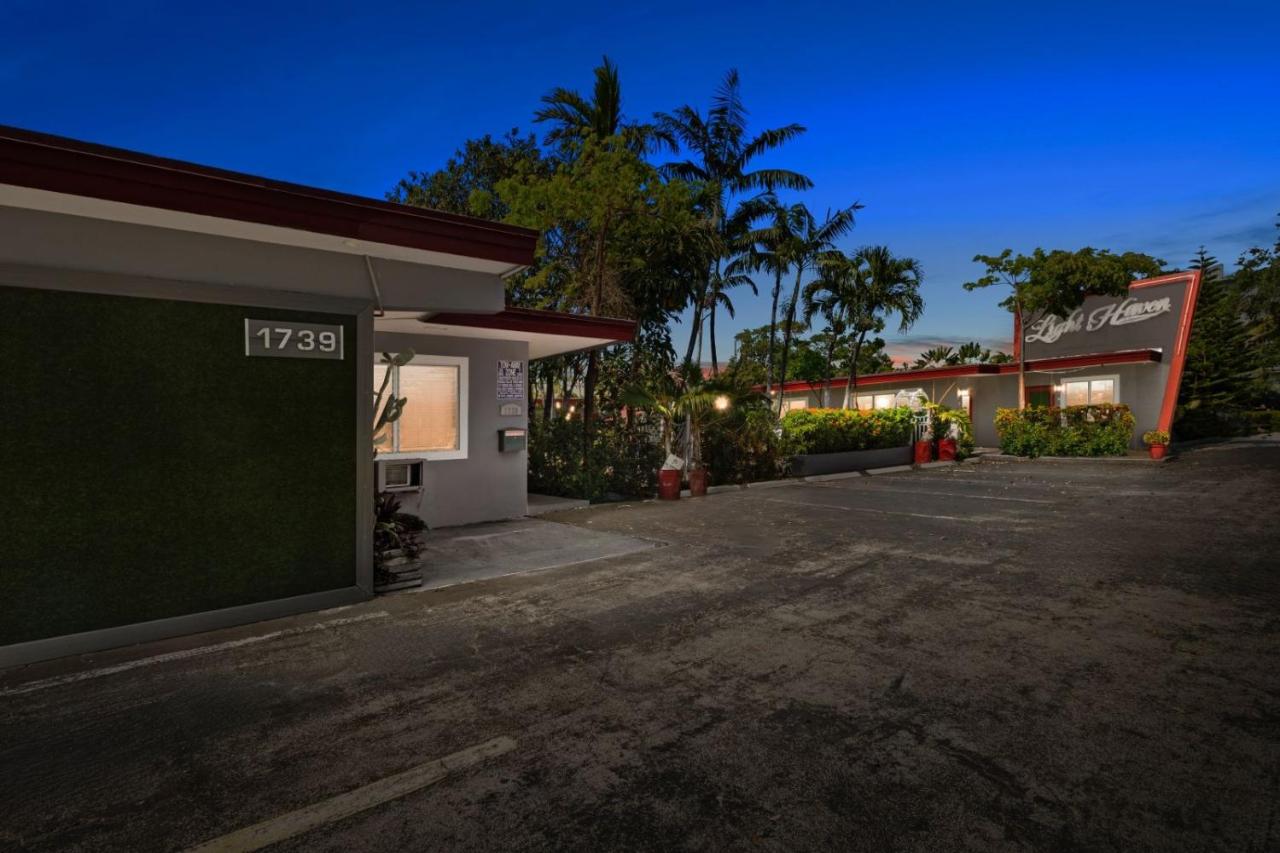 Cozy Studio in Hollywood FL - Pet Friendly Parking - B&B