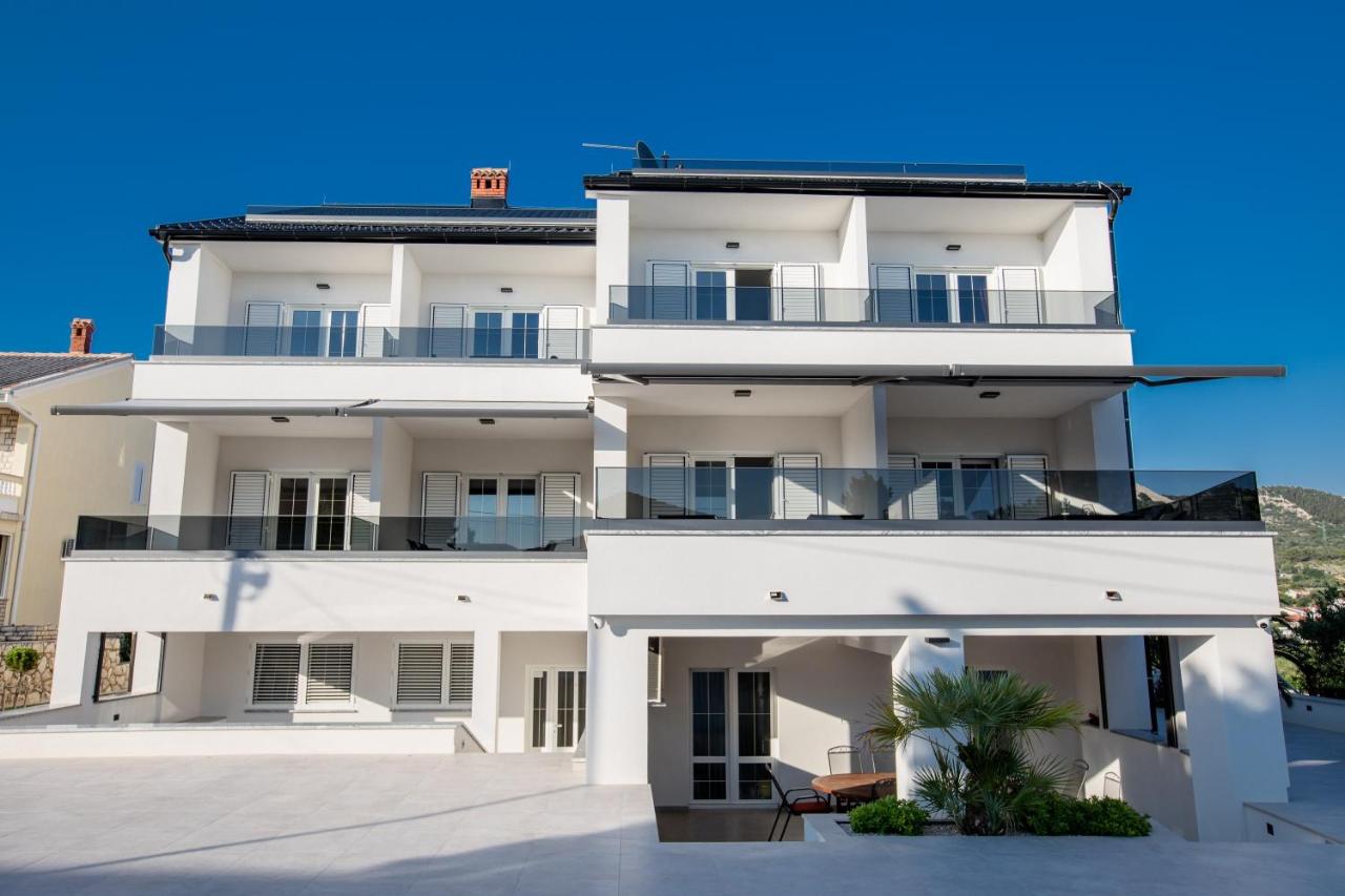 Apartments by the sea Banjol, Rab - 21635 - B&B Arbe