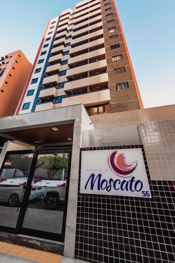 Edf. Moscato | Apto quarto e sala com varanda - Chambres d'hôtes Maceió