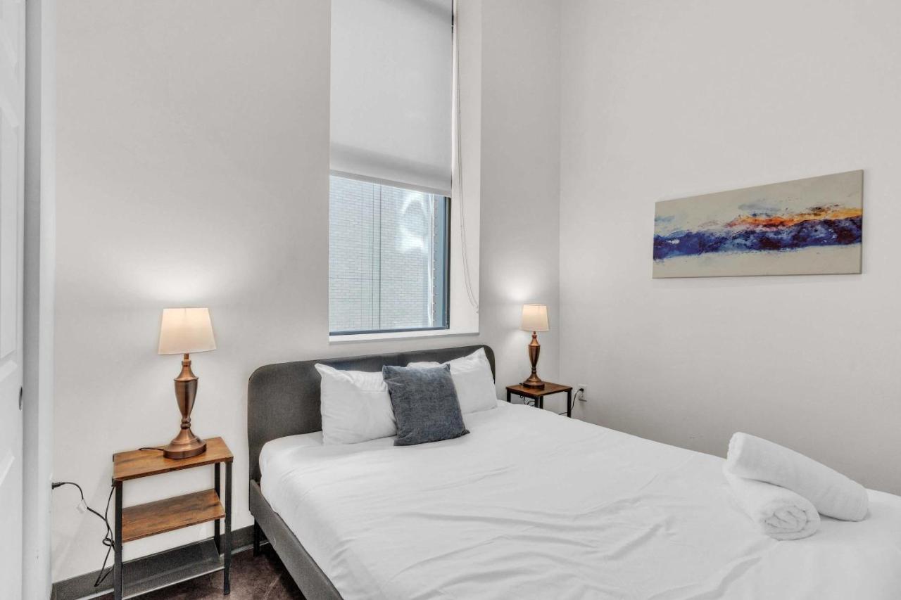 CozySuites Modern 1BR in Downtown Pitts #18 - B&B Pittsburgh