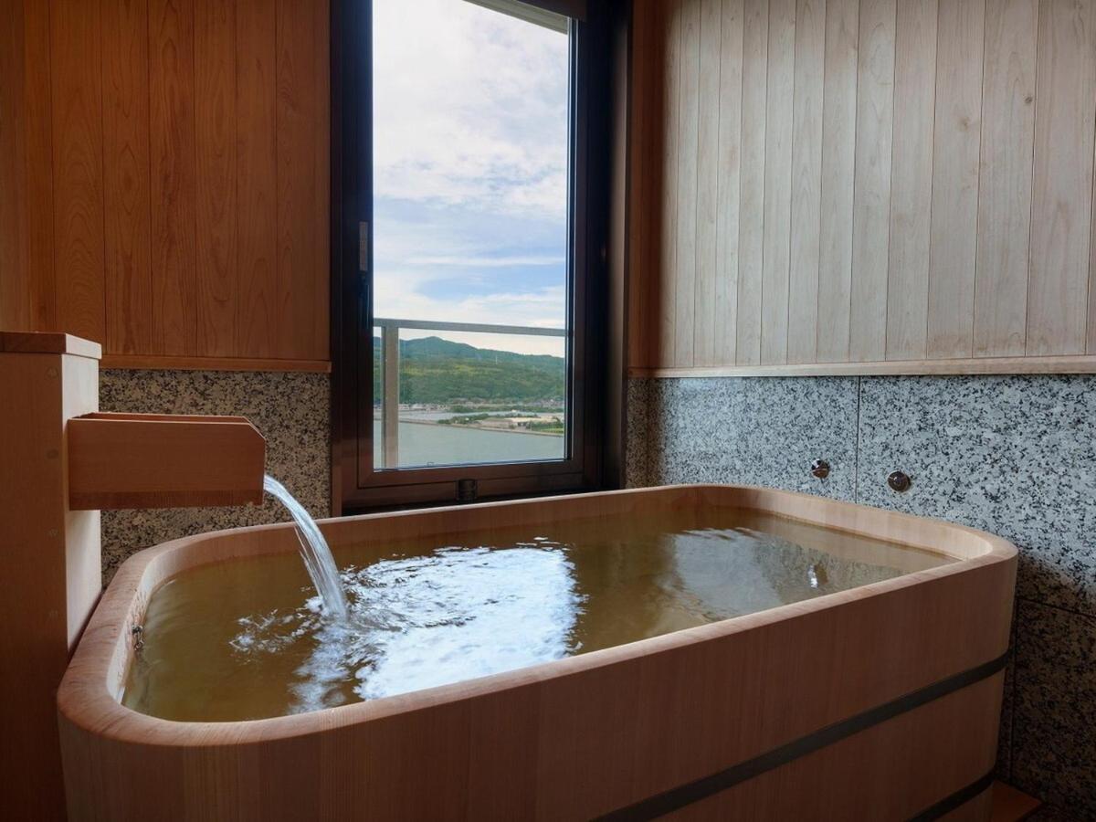 Ocean view, top floor special room with hot spring