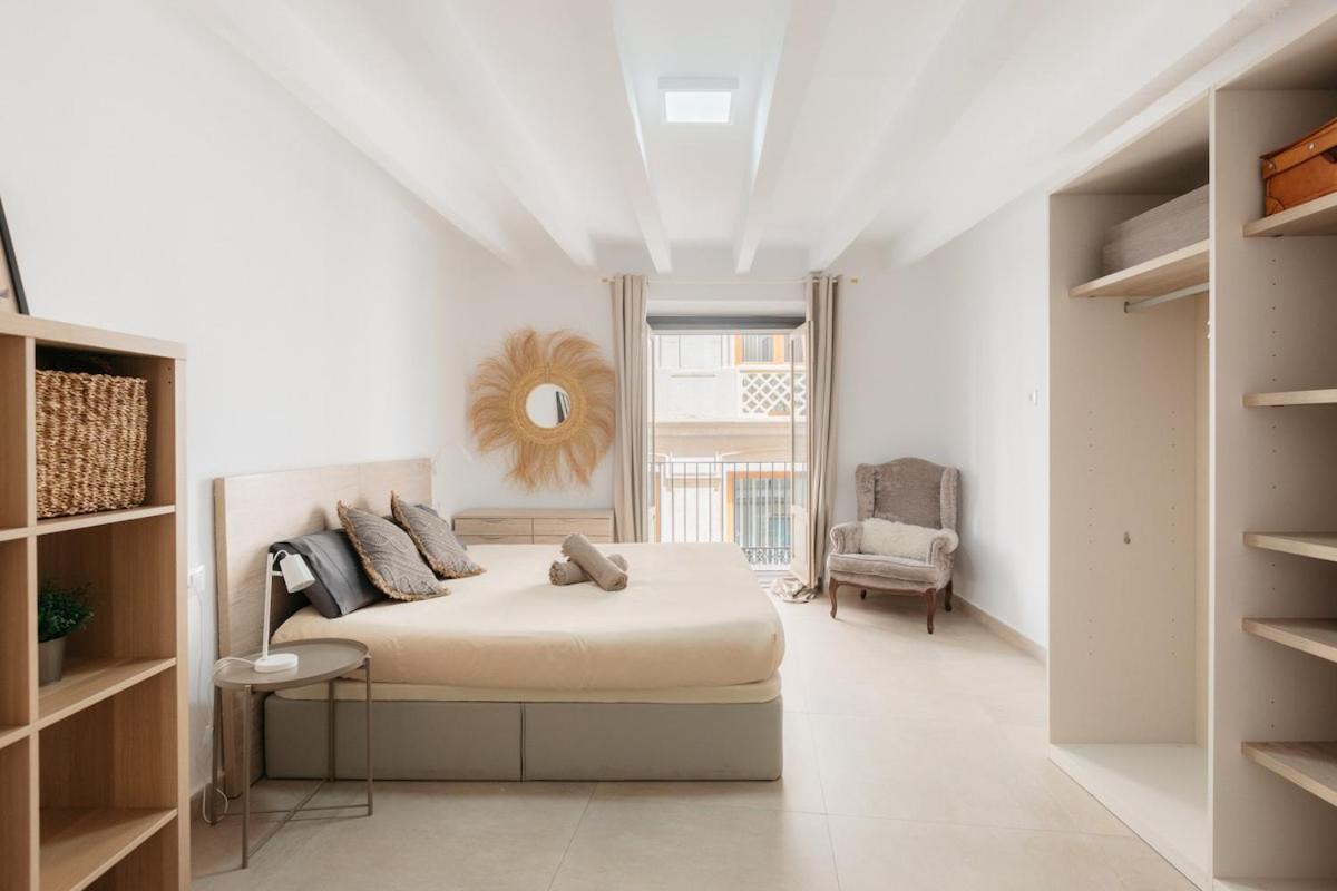 Comfort & Charm in the Center - Bed and Breakfast Valencia