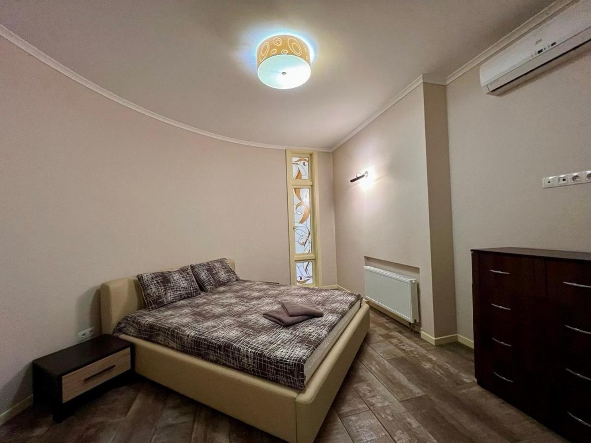 Apartment on Klovsky Uzviz - B&B