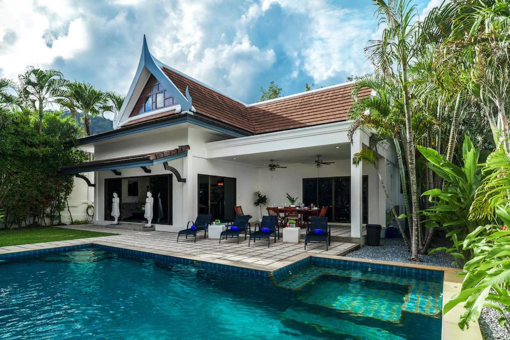 Champagne Villa by G Estate - Bed and Breakfast Ban Raboet Kham