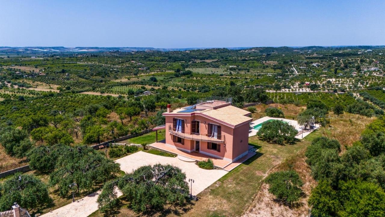 Villa Mira NOTO- Esclusiva con Piscina Privata e Vista Mozzafiato - Bed and Breakfast Noto