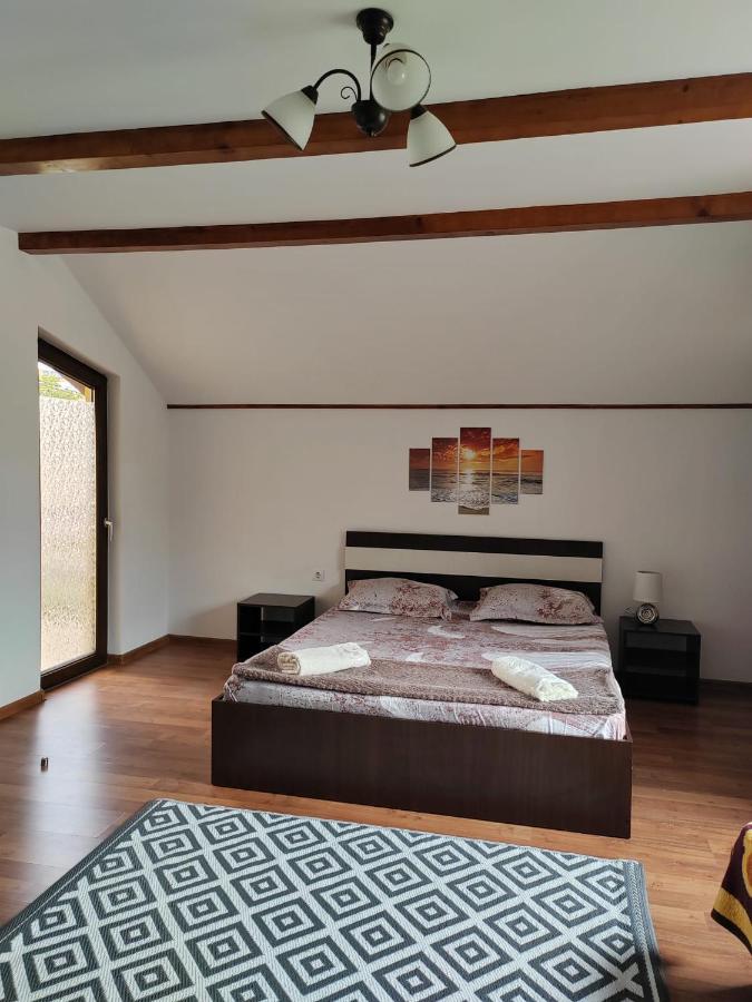 Monolocale con Divano-Letto